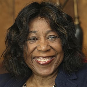 루스 존스 맥클렌던