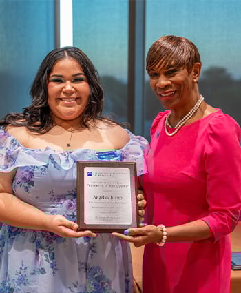 PresScholar-Angelica-Juarez-350x425.jpg