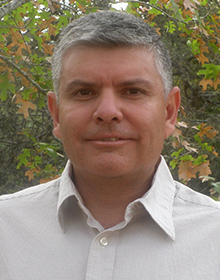 곤잘레스, 로베르토 박사