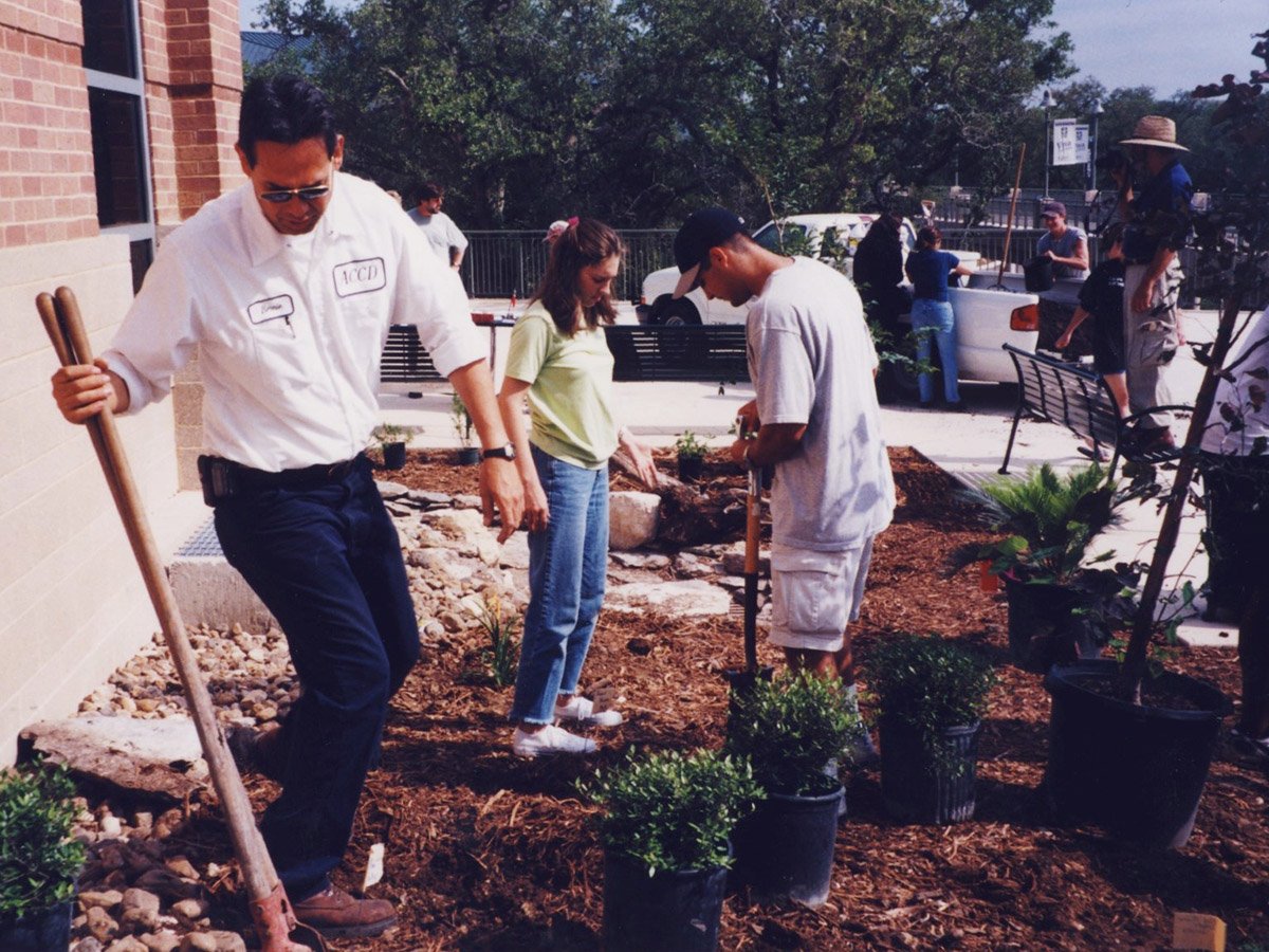 1200x900-gardening1999-2000.jpg