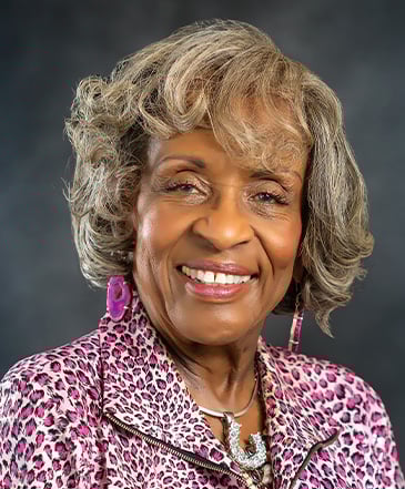 글로리아 레이 - 2구역 이사