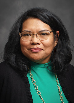 테니엔테, 레베카