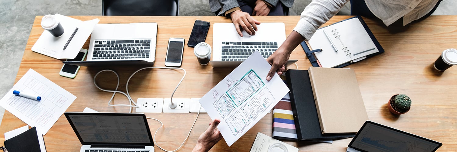 자문위원회 People Collaborating