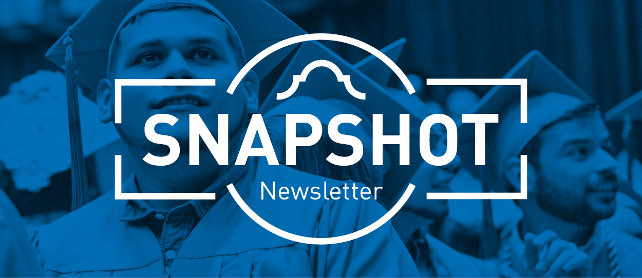 스냅 샷 아카이브 로고가있는 졸업생 사진