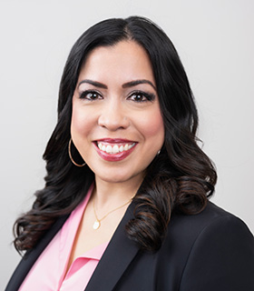 학업 성공을위한 부사장 사진 -Sara Lozano 박사