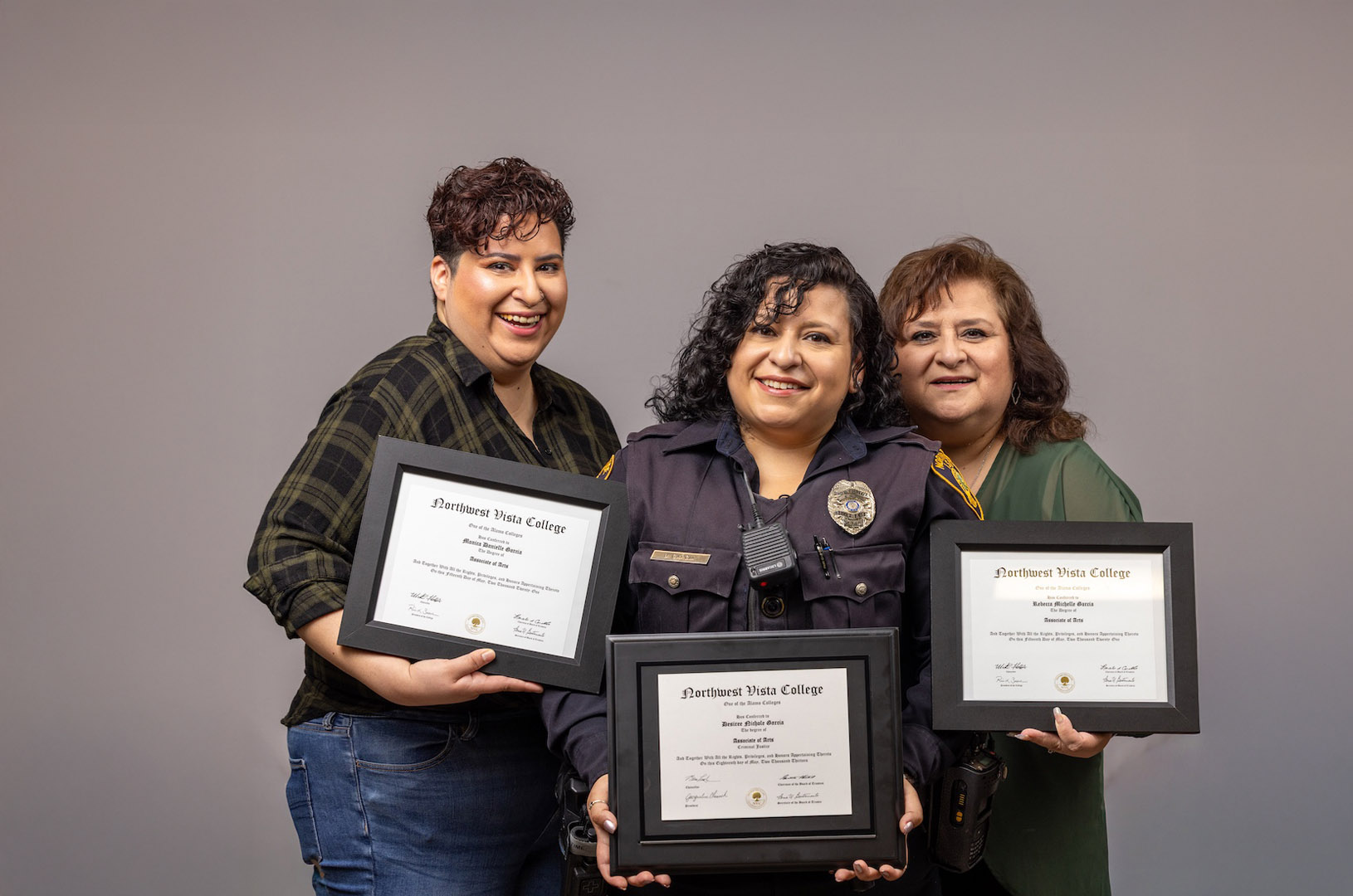 세 명의 카지노 토토 졸업생 - 가르시아스