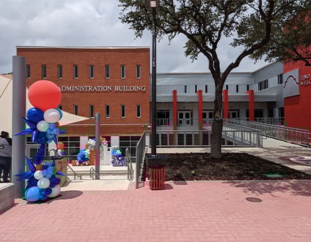 Fletcher Admin. 센터 리노베이션 리오 그란데 다목적 건물