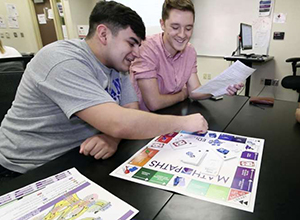 게임을하는 학생