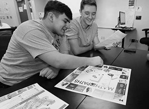 게임을하는 학생