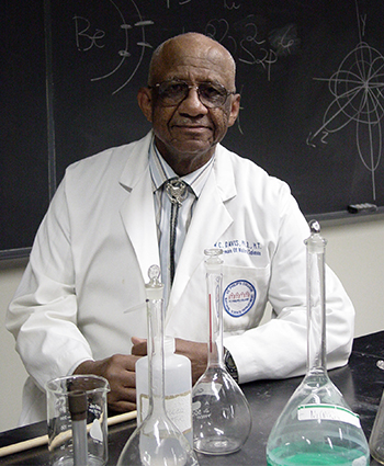 032422-사설 토토사이트.davis-350x425.jpg